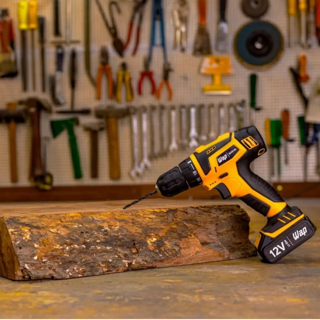 Furadeira Parafusadeira WAP BPF 12K3 a Bateria 12V Com Kit de Brocas e Bits